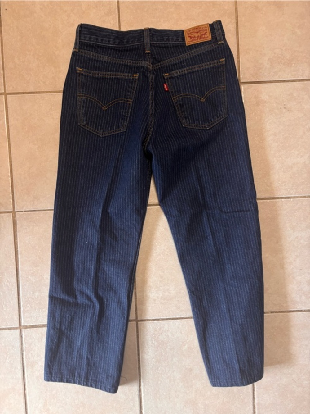 Levi’s pinstriped jeans size 27 cropped